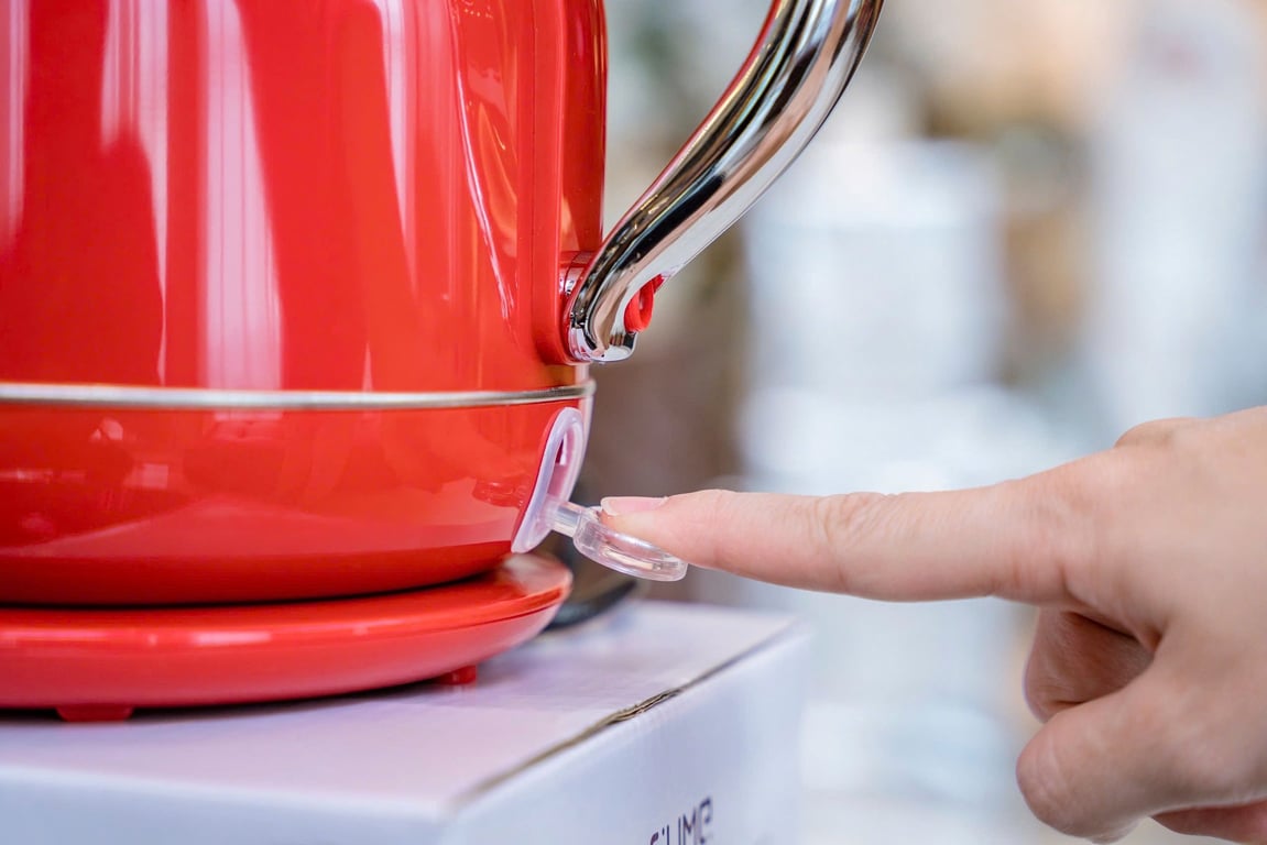 Ấm siêu tốc đỏ Gume GM0033 1.8L