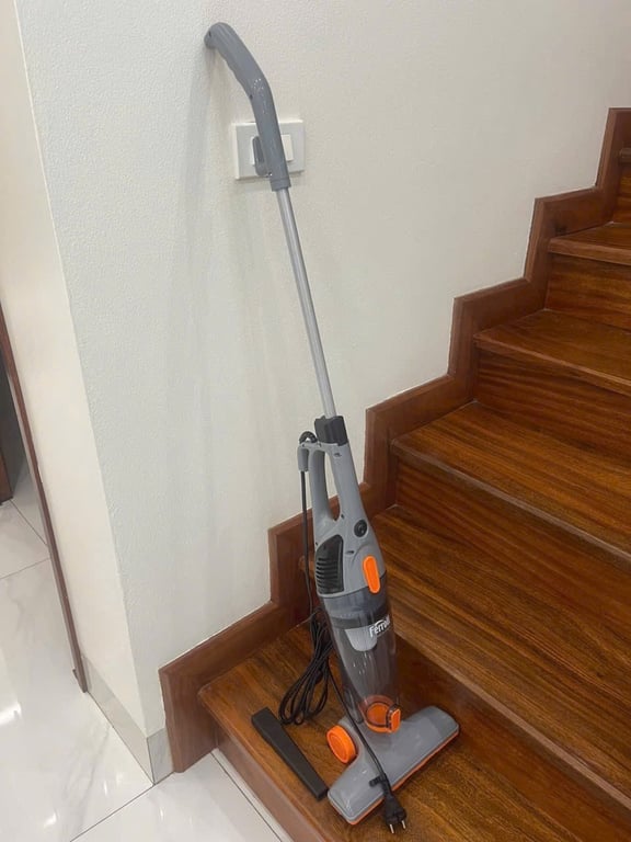 MÁY HÚT BỤI CẦM TAY FERROLI FVC-600H1