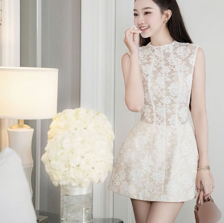 Đầm ren ngắn