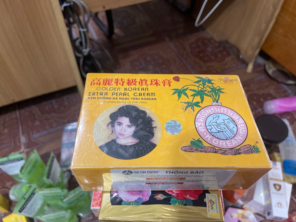 Kem sâm vàng lốc 12 hũ thái