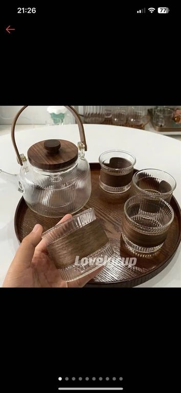 Bộ ấm trà thuỷ tinh chịu nhiệt cao , trong suốt như pha lê .