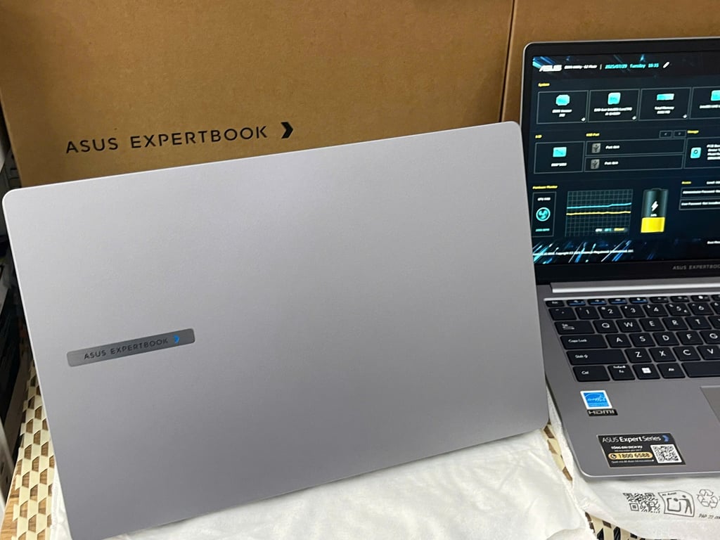 Máy tính xách tay Asus P1403CVA-i508-50W (14.0" FHD IPS / i5-13420H / DDR5 8GB / 512GB / FingerPrint / Chiclet Keyboar d / Wi-Fi 6 2*2 + Bluetooth 5.3 / 50WHrs, 3-cell / Windows 11 Home / McAfee 1Y / 2Y OnSite)
