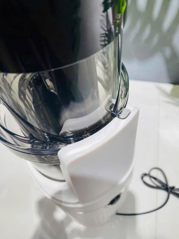 Máy ép chậm Locknlock Bianco Slow Juicer 0.8L màu trắng ngà EJJ421IVY