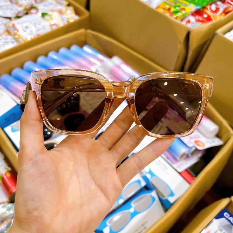 Kính chống tia Uv