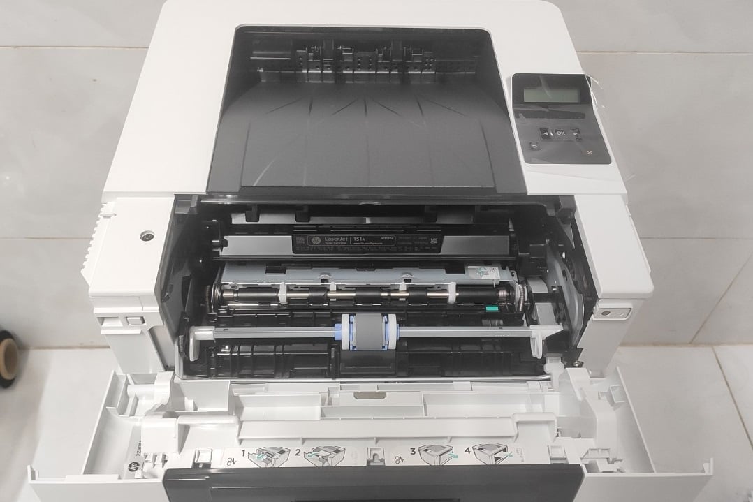 Máy in HP LaserJet Pro 4003dn (2Z609A)