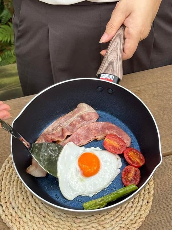 chảo chống dính kim cương của Nhật