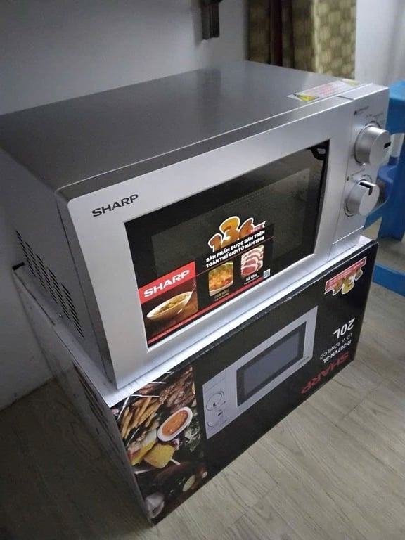 LÒ VI SÓNG SHARP R-207VN-SL 20L 700W