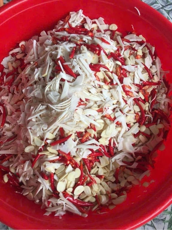 Măng ớt Tây Bắc lọ 1kg