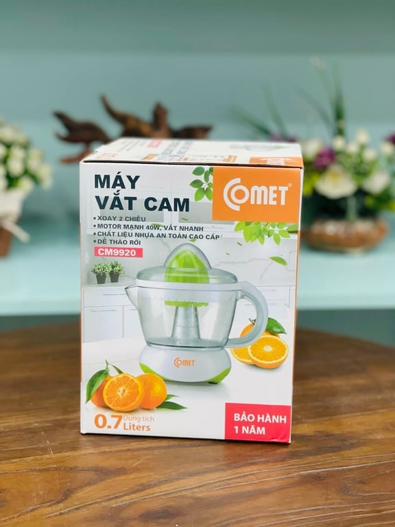 Máy Vắt Cam Comet dung tích 0.7l CM9920