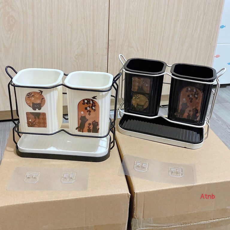 ỐNG ĐỰNG ĐŨA KHUNG KIM LOẠI CAO CẤP