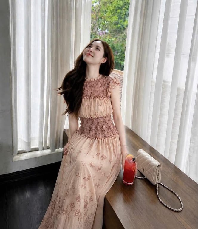 Váy nâu hoạ tiết  size M
