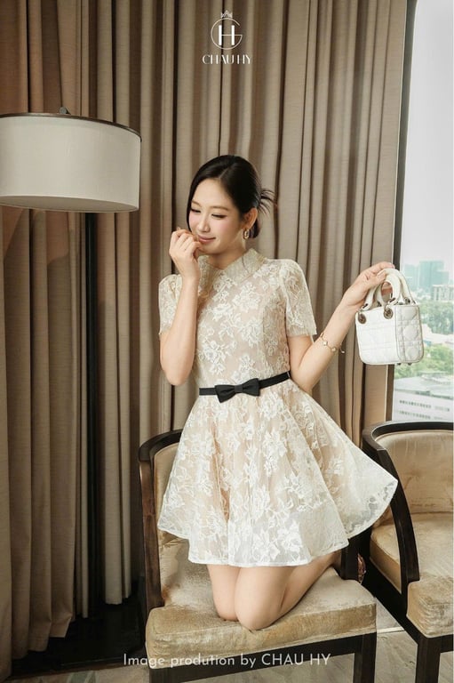 Đầm ren cổ sen đá brand Châu Hy
