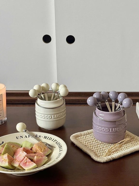 Set 6 dĩa mini + 1 lọ sứ "GOOD LUCK