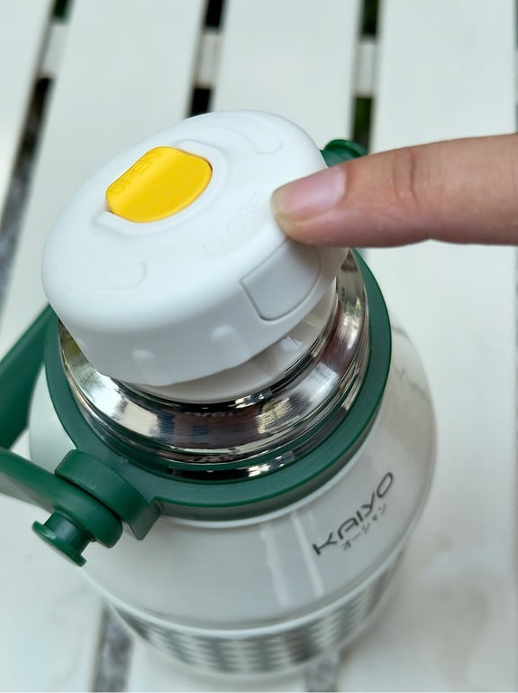 Bình giữ nhiệt caro có quai xách 800ml Kaiyo