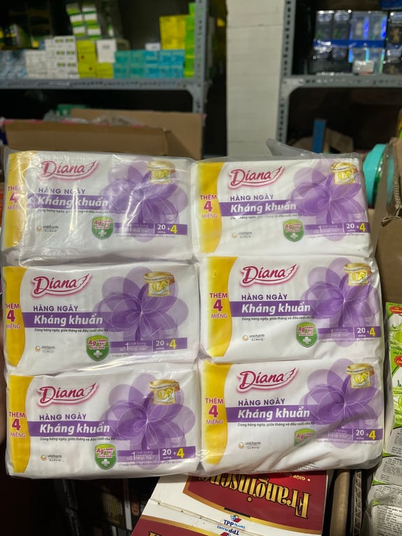 Diana Hồng hằng ngày 20m  lốc 6 gói