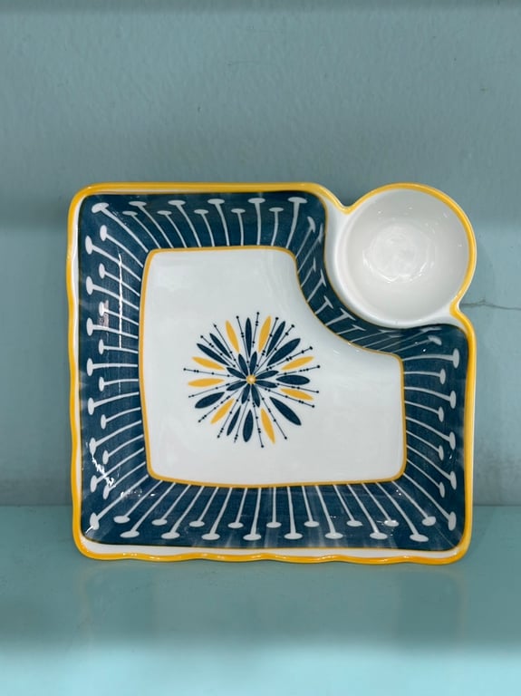 Bộ 4 đĩa kèm bát chấm phong cách retro 18cm