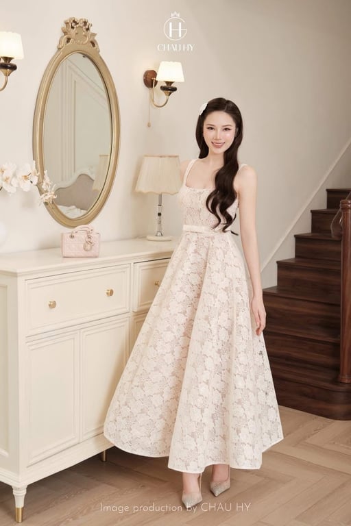 Váy ren trắng kem dài hai dây bản to bồng xoè - DT224
