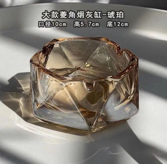 GẠT TÀN THUỐC PHA LÊ