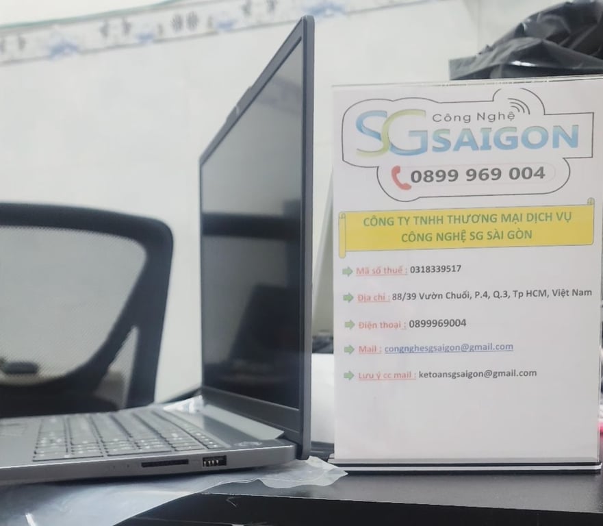 Laptop Lenovo Ideapad Slim 3 15IAH8 i5 12450H/16GB/1TB/Win11 (83ER000FVN)