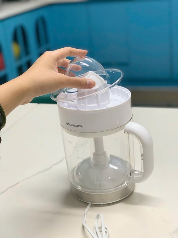 Máy vắt cam Lock and Lock size lớn 1,2 lít EJJ241