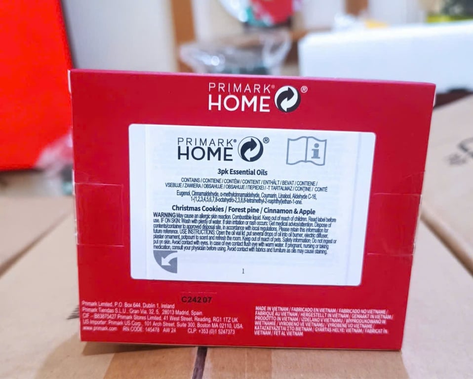 bộ 3 tinh dầu Christmas 2024 của hãng Pri@mark