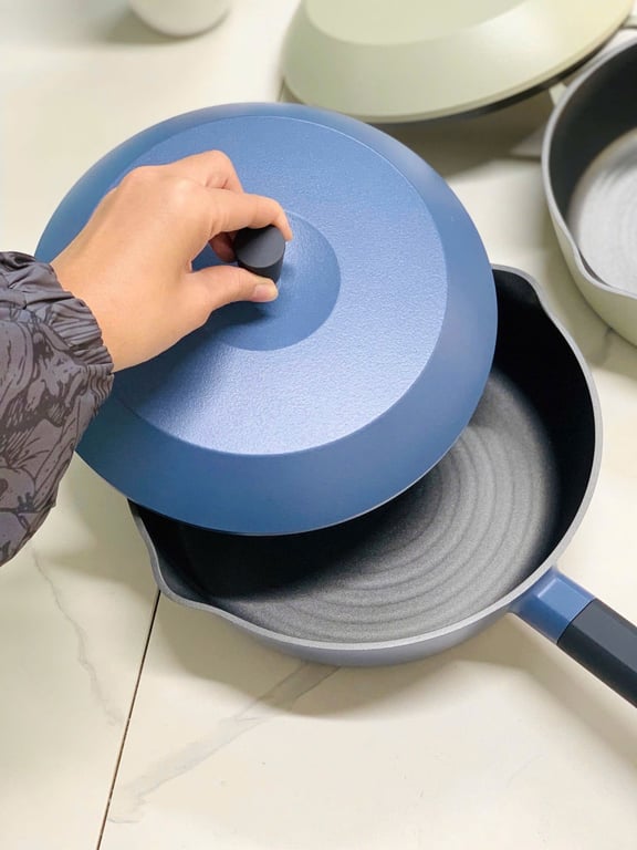 CHẢO ĐÚC LOCK&LOCK MASTER DEEP PAN CÓ NẮP 24CM LMD1245 🛵