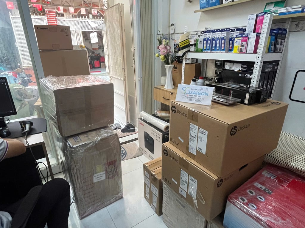 Máy photocopy Canon IR2224N+Mực+Chân kê (A3/A4/ In/ Copy/ Scan/ Đảo mặt/ ADF/ USB/ LAN/ WIFI)