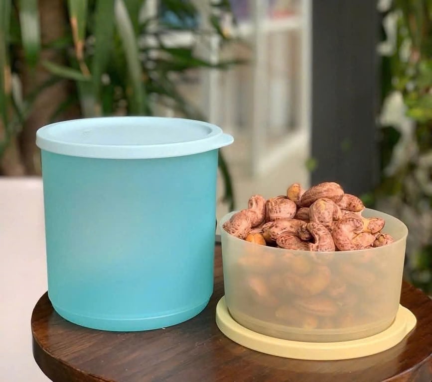 SET 4 HỘP TUPPERWARE TRỤ TRÒN NGĂN MÁT