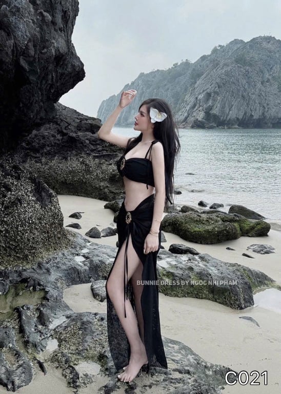 C021- set bikini đen tag vàng