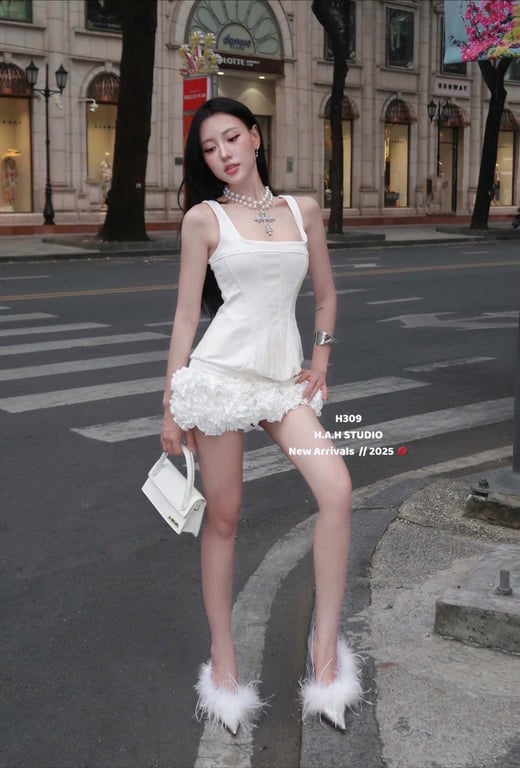 Set chân váy hoa ( trắng )