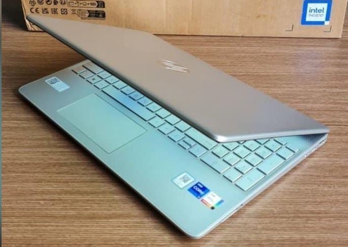 Laptop HP 15s fq5147TU i7 1255U/8GB/512GB/Win11 (7C133PA)