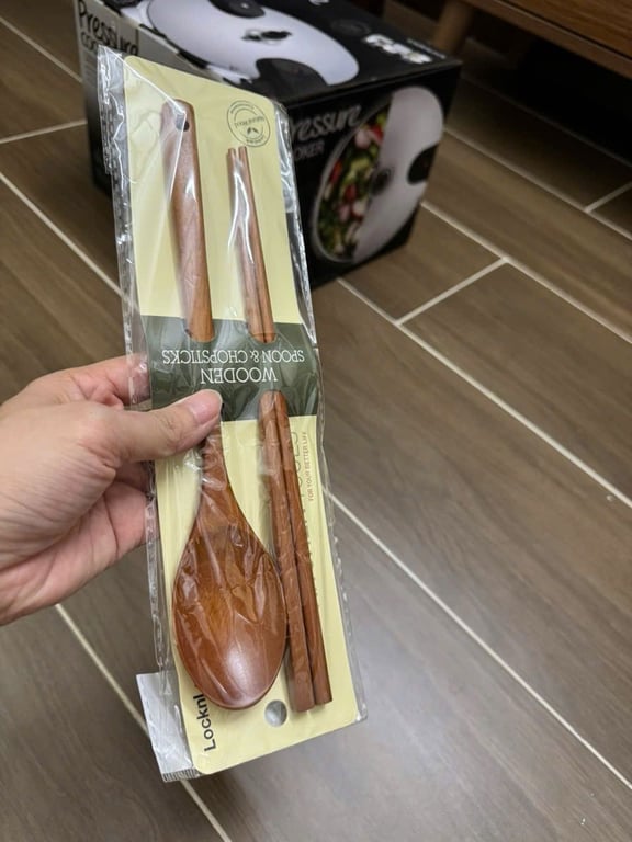 Muôi gỗ xịn sò của LocknLock