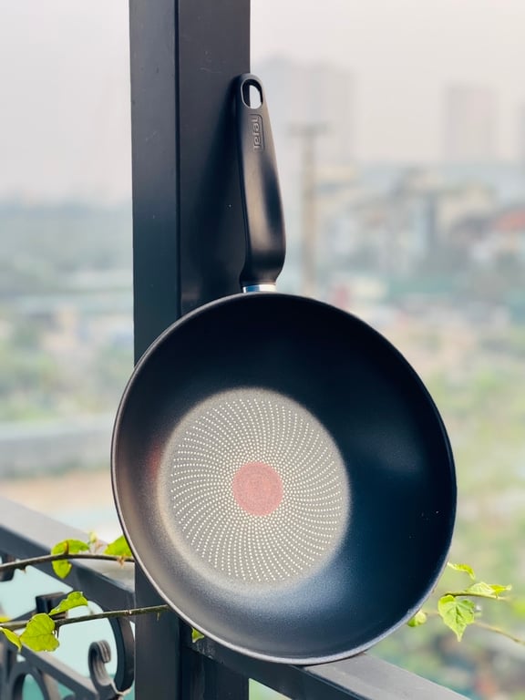 CHẢO XÀO CHỐNG DÍNH SÂU TEFAL PRIMARY 28CM