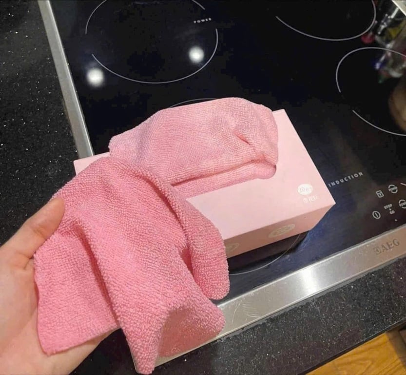 Hộp 20 Khăn Lau Siêu Thấm, Dạng Rút Tiện Lợi , Khăn Vải Đa Năng