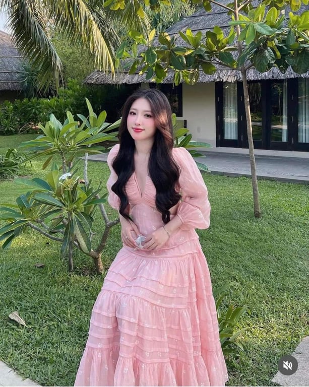 Đầm hở eo Sò vintage du lịch, chụp ảnh