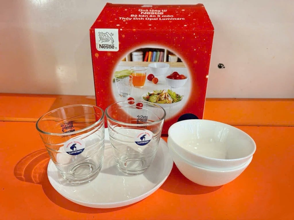 Set 5 món bàn ăn siêu đẹp hàng KM nestle