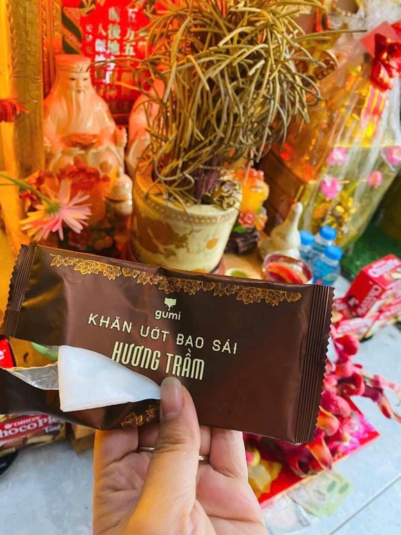 KHĂN ƯỚT BAO SÁI HƯƠNG TRẦM