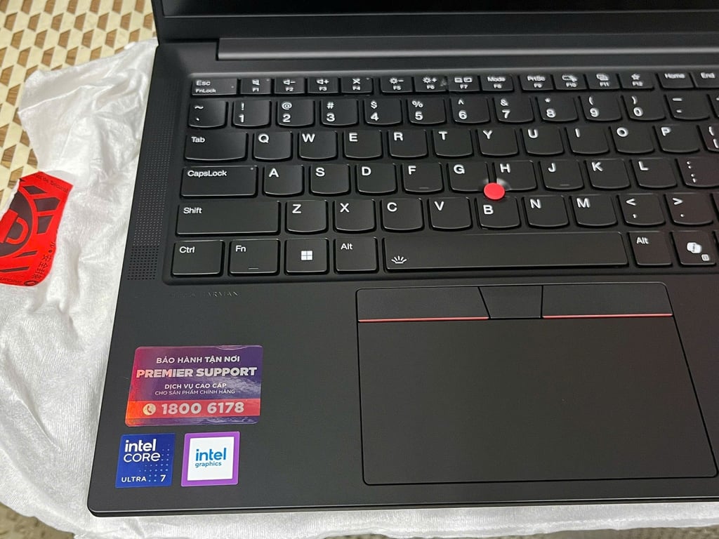 Laptop Lenovo ThinkPad E14 Gen 7 21SX002SVA (Intel Core Ultra 7 255H | 16GB | 512GB | Intel Arc 140T | 14 inch WUXGA 60Hz | NoOS | Đen)
