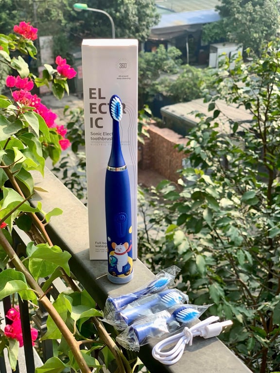 Bàn chải đánh răng điện dành cho trẻ em + 8 đầu bàn chải + sạc USB