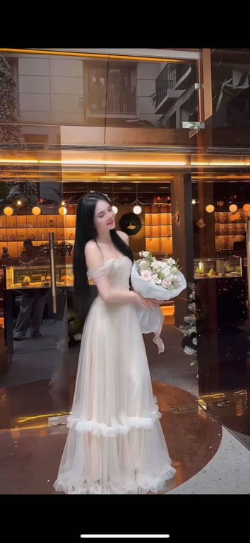 Váy bẹt vai voan tầng ( size s )