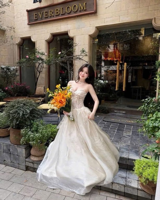 Váy tiệc nàng thơ phối lưới