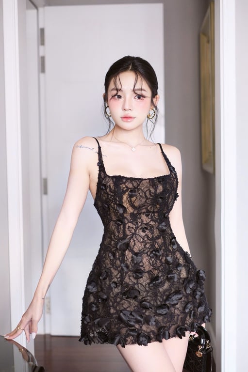 Đầm dây ren đính hoa nổi brand OBIBI