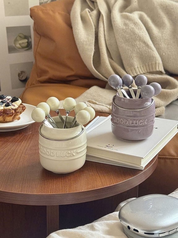 Set 6 dĩa mini + 1 lọ sứ "GOOD LUCK