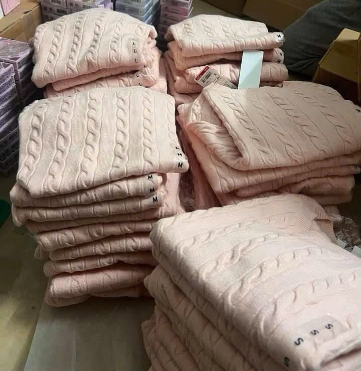 Áo len vặn thừng UNl QL0