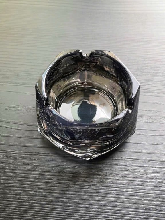 GẠT TÀN THUỐC PHA LÊ