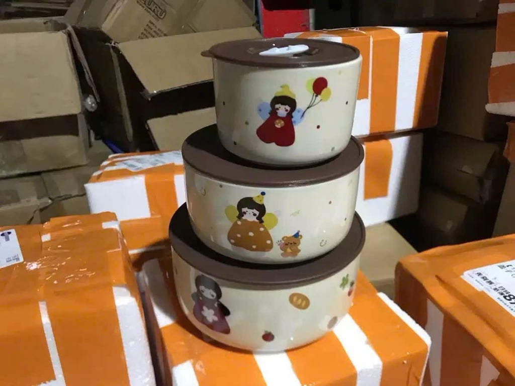 SET 3 BÁT SỨ CÓ NẮP ĐẬY