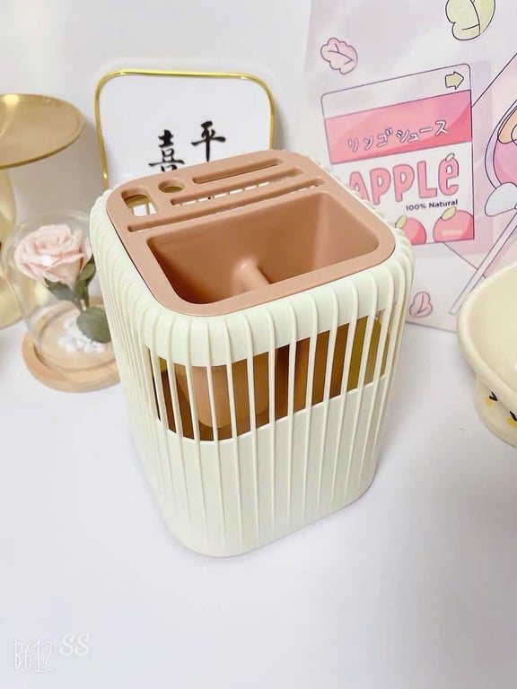 ỐNG ĐỰNG ĐŨA Xoay 360°