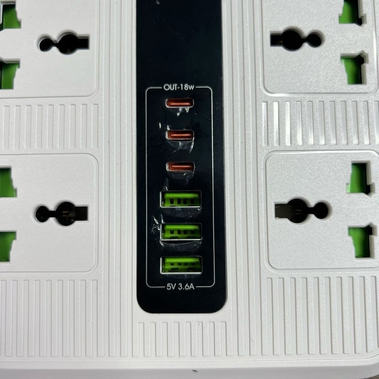 Ổ điện đa năng 6 ổ cắm lại còn cộng thêm 3 cổng USb, có luôn 3 cổng type - c sạc nhanh 18W