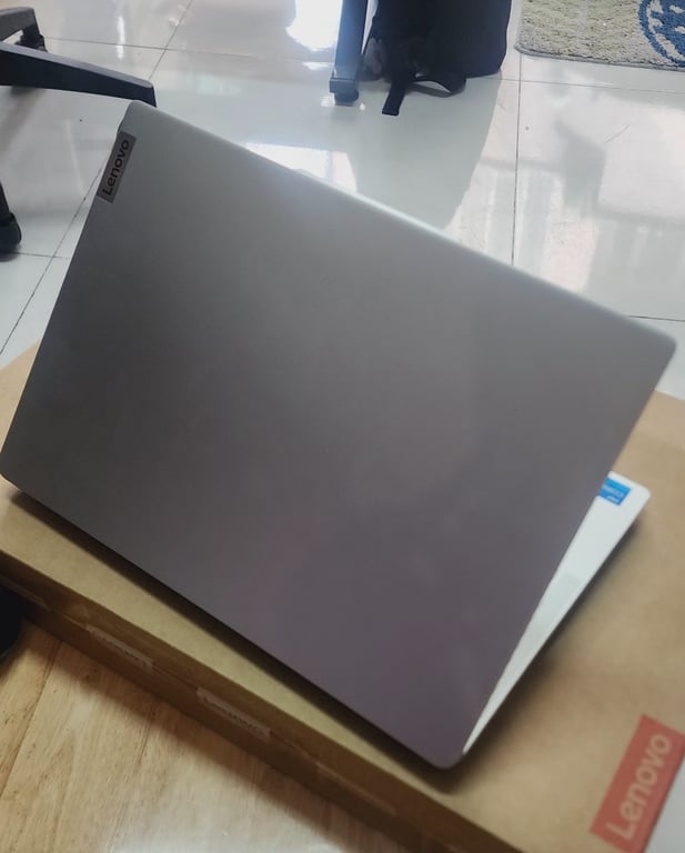 Laptop Lenovo Ideapad Slim 5 14IAH8 83BF002NVN I5-12450H/ 16GB/ 512GB PCIE/ 14.0 WUXGA/ WIN11/ XÁM
