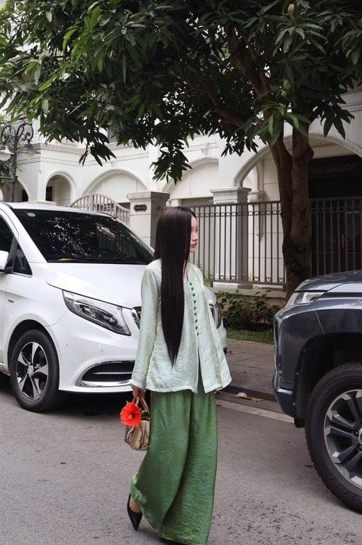 Set pháp phục cổ V cúc bọc - xanh, hồng